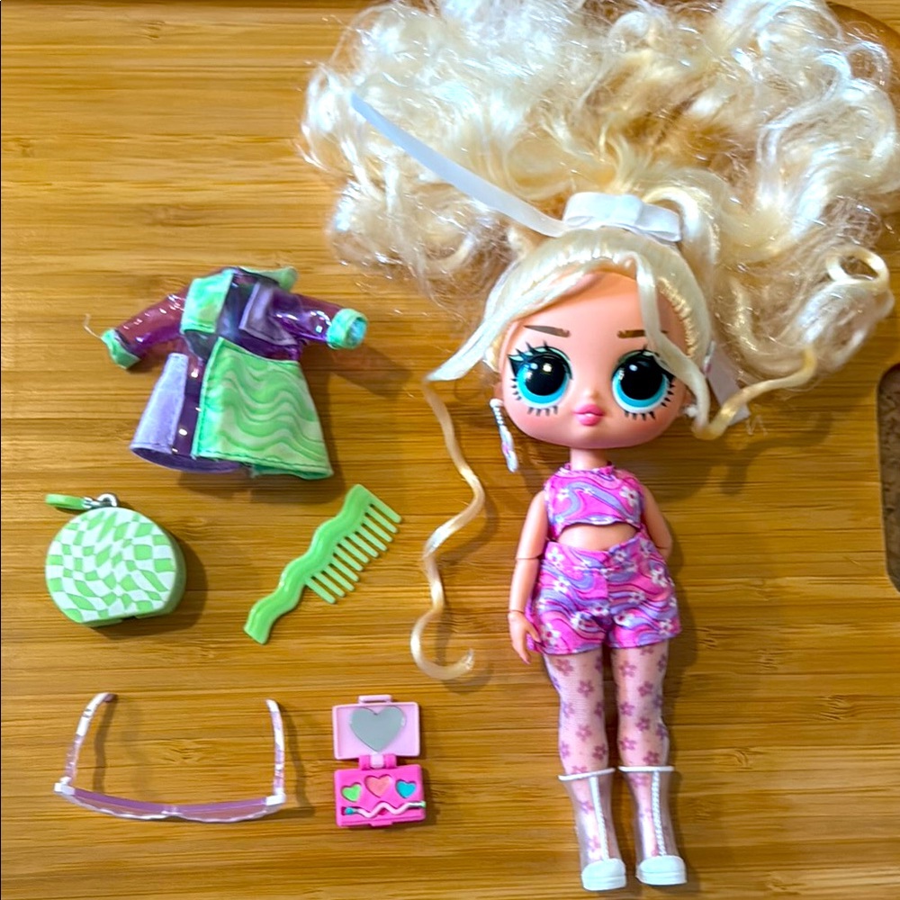 LOL Doll with Accessories - Blonde Hair, Pink Outfit